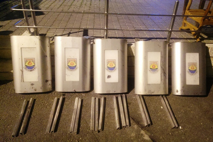 Aydınlatma direklerin kapağını çalan zanlı yakalandı